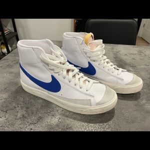 NIKE BLAZER MID